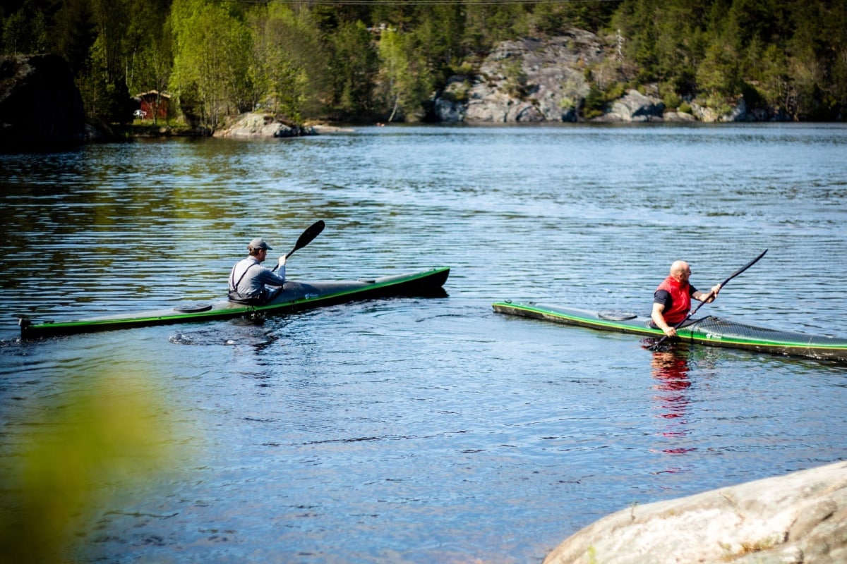 Eine Kanutour, die Natur und Klarheit miteinander verbindet.