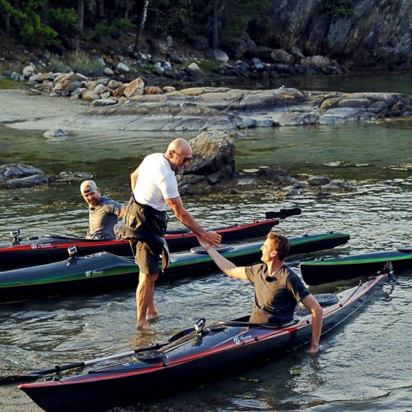 Titel: Der Traumjob - bei Jochen Schweizer; 
Staffel: 1; 
Folge: Norwegen; Finale;6; 
Person: Daniel Gräser; Jochen Schweizer;Peter de Leede; 
Copyright: ProSieben/Richard Hübner; 
Fotograf: Richard Hübner; 
Bildredakteur: Tabea Werner; 
Dateiname: 1446010.jpg; 
Rechtehinweis: Dieses Bild darf bis eine Woche nach Ausstrahlung honorarfrei fuer redaktionelle Zwecke und nur im Rahmen der Programmankuendigung verwendet werden. Spaetere Veroeffentlichungen sind nur nach Ruecksprache und ausdruecklicher Genehmigung der ProSiebenSat1 TV Deutschland GmbH moeglich. Nicht fuer EPG! Verwendung nur mit vollstaendigem Copyrightvermerk. Das Foto darf nicht veraendert, bearbeitet und nur im Ganzen verwendet werden. Es darf nicht archiviert werden. Es darf nicht an Dritte weitergeleitet werden. Aneinanderreihung/Zusammenlegung/Kopplung von Bildern zum Zweck der Erstellung von Slide-Shows o.ä. nicht gestattet; Verbindung/Einfügen/Anfügen von Werbung nicht gestattet.
Bei Fragen: foto@prosiebensat1.com 
Voraussetzung fuer die Verwendung dieser Programmdaten ist die Zustimmung zu den Allgemeinen Geschaeftsbedingungen der Presselounges der Sender der ProSiebenSat.1 Media SE.;